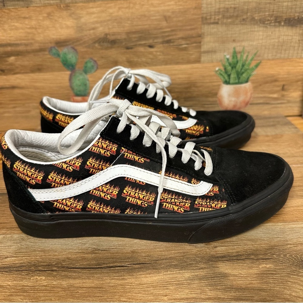 Stranger Things Vans fire logo low skate shoes men’s 7.5 women’s 9